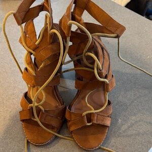 Brown Strappy Women's Sandals, women’s size 8.